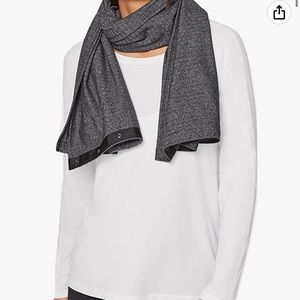 Lululemon Vinyasa Scarf Wrap with Armholes